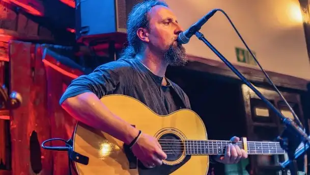 Paweł Szymiczek rozgrzał tawernę Stodoła w Stanicy Wodnej Kietlice - zdjęcie 5