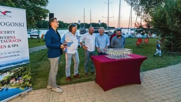 Fotorelacja mazurskiej Alei Gwiazd Szantowych w Ognistym Ptaku - zdjęcie 3