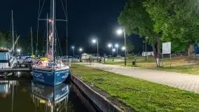 Kolory i klimat nocnego portu w Sztynorcie - zdjęcie 9