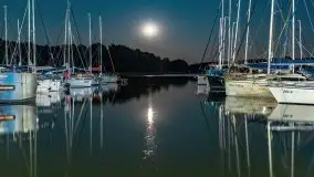 Kolory i klimat nocnego portu w Sztynorcie - zdjęcie 3