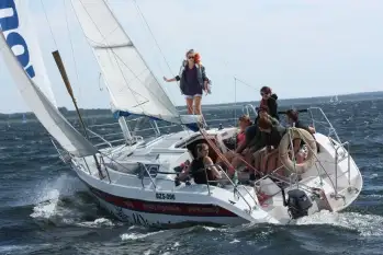 żeglarzy, instruktorów do pracy na rejsach i obozach na Mazurach - zdjęcie 2
