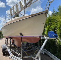 Sprzedam jacht żaglowy KOMPROMIS 720 z przyczepą – Gotowy do żeglugi! - zdjęcie 7