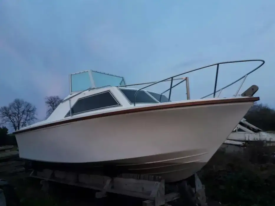 Aquatic / Atlantic 700 jacht motorowy kabinowy