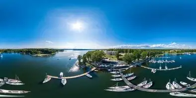 Port Stranda i zatoka Tracz jeziora Kisajno