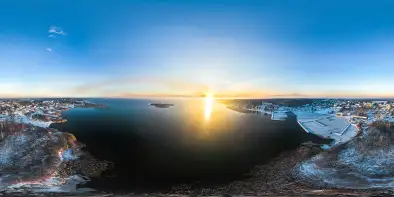 Wschód słońca nad Niegocinem, grudzień 2022 r.