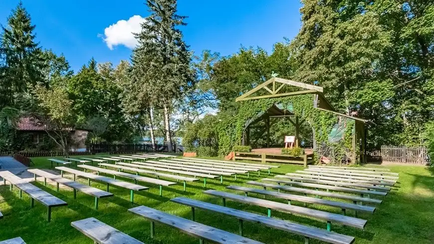 Naszą poetycką duszę najłatwiej nakarmić w?